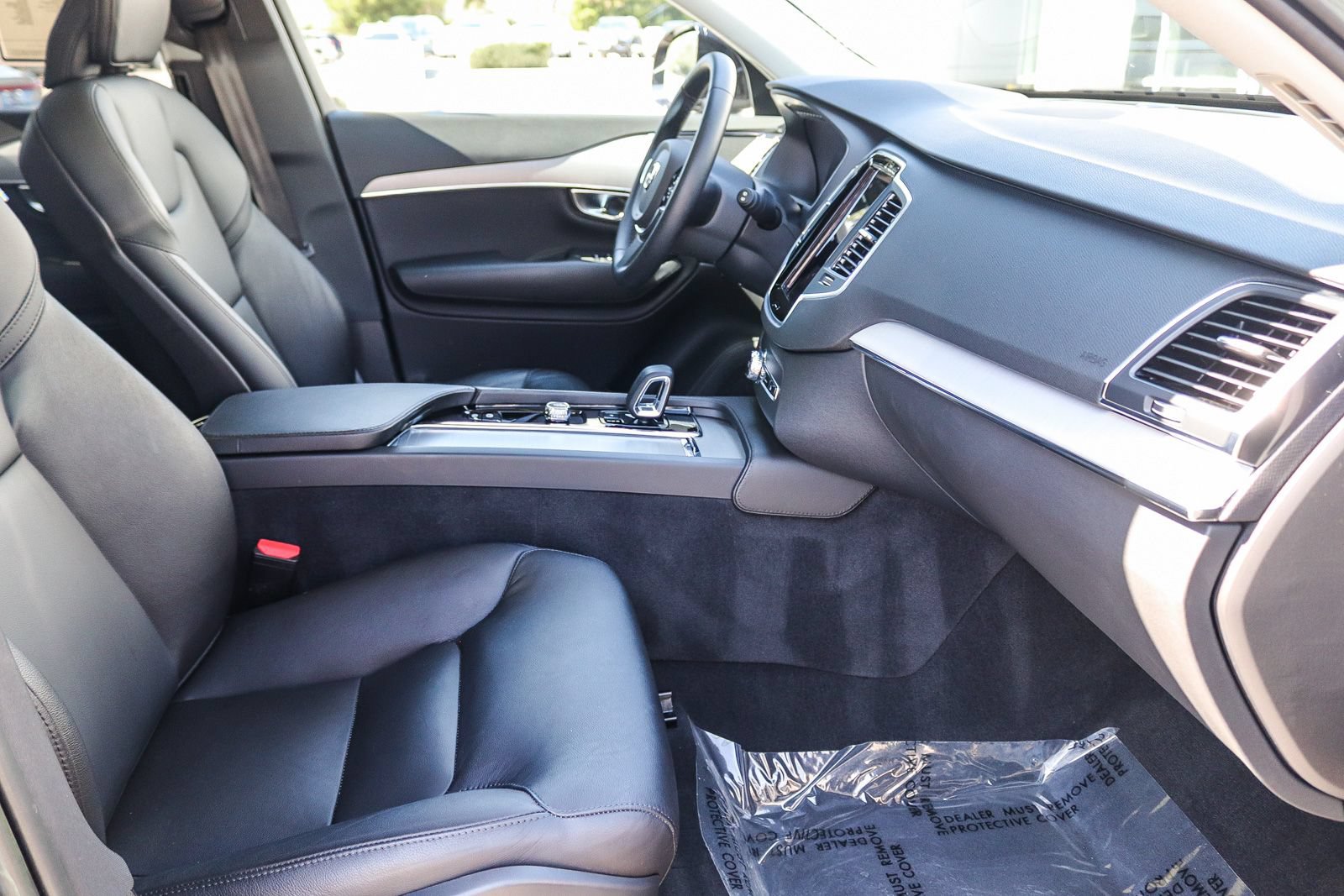 Used 2023 Volvo XC90 B5 Core w/ Protection Package Premier AWD/4WD image 18