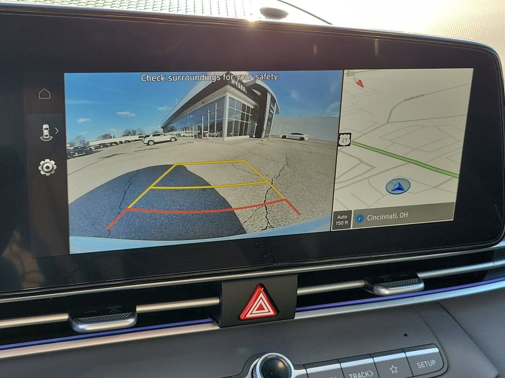 Used 2025 Hyundai Elantra SEL image 27