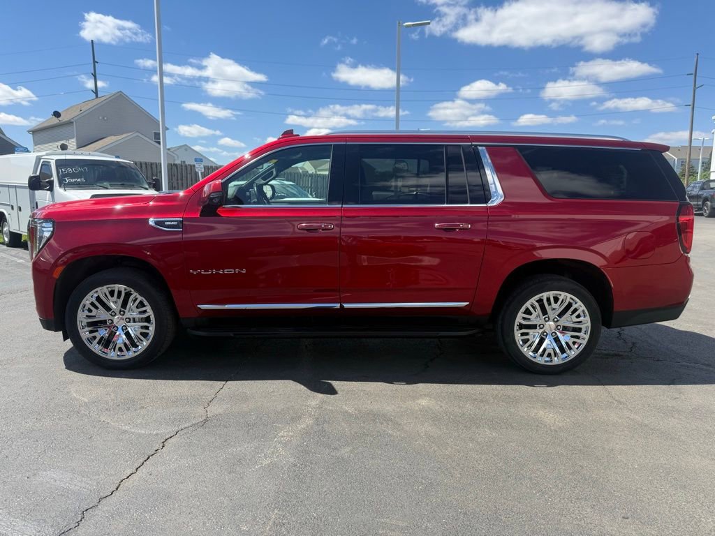 Used 2021 GMC Yukon XL SLT w/ SLT Premium Package AWD/4WD image 7