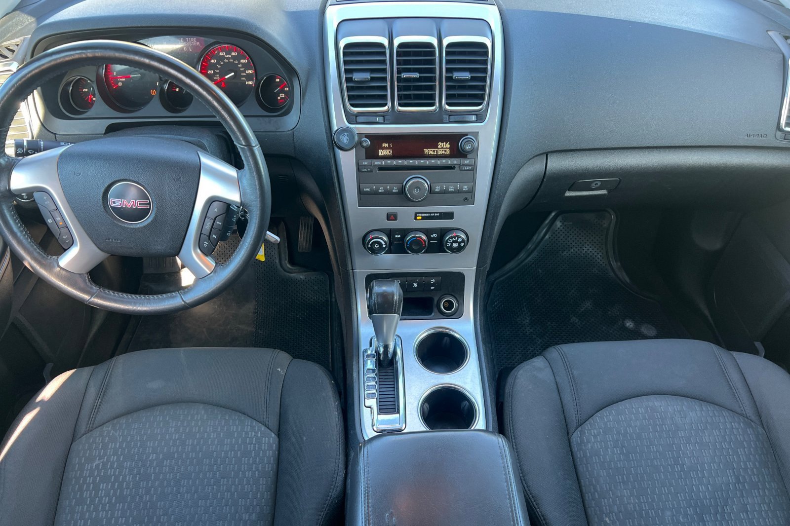 Used 2010 GMC Acadia SLE image 10