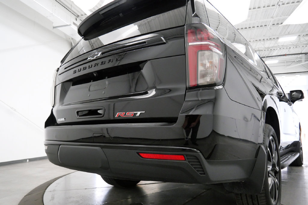 Used 2023 Chevrolet Suburban RST w/ Luxury Package AWD/4WD image 39