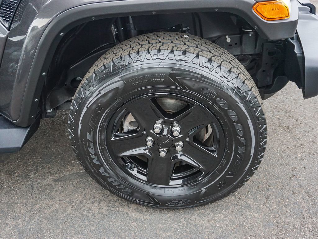 Used 2021 Jeep Gladiator Sport image 10