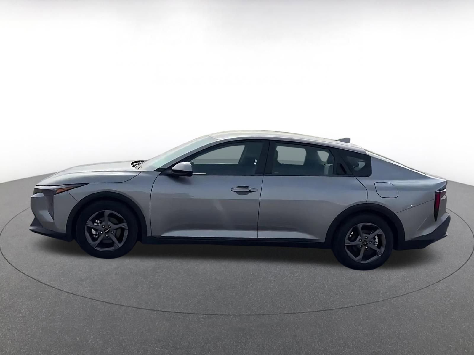 Used 2025 Kia K4 LXS image 9