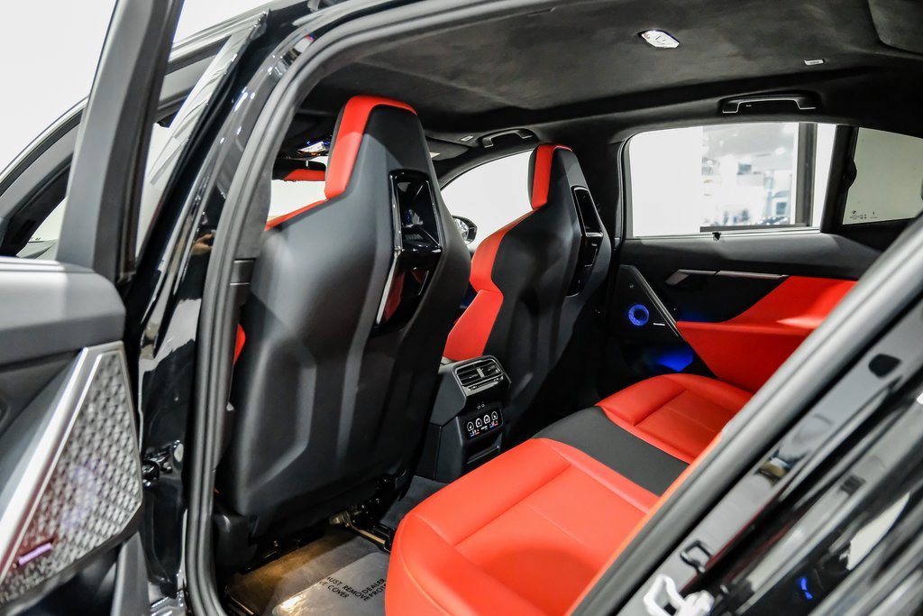 Used 2025 BMW M5 w/ Carbon Package image 40