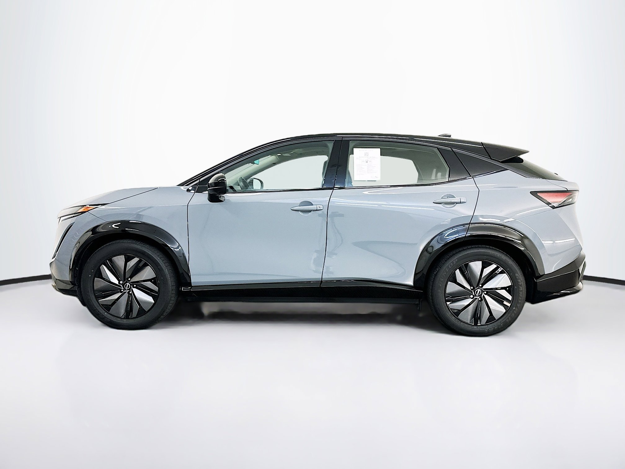 Used 2024 Nissan Ariya AWD image 4