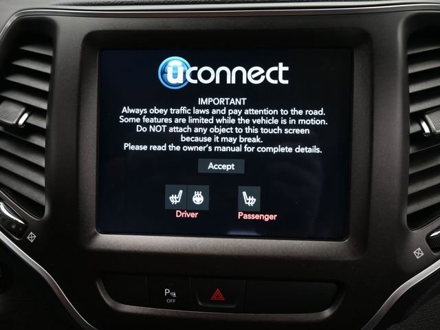 Used 2021 Jeep Cherokee Trailhawk w/ Comfort & Convenience Group image 15