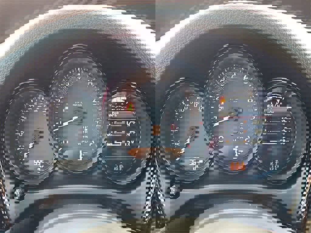 Certified 2025 Porsche Macan image 36