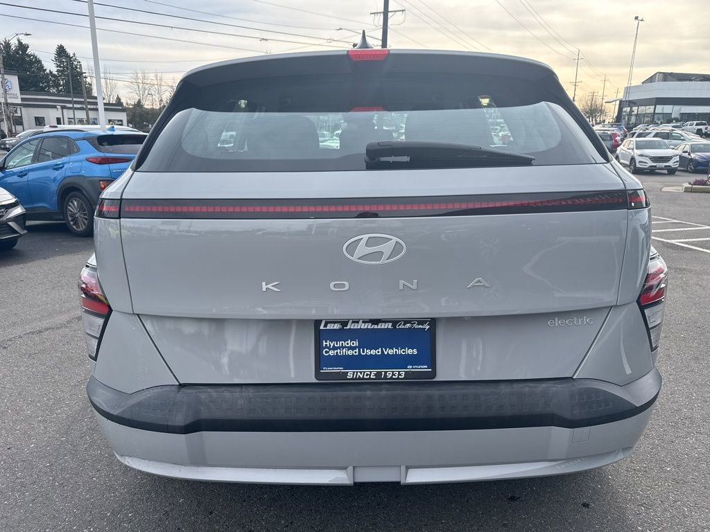 Certified 2024 Hyundai Kona SE image 5