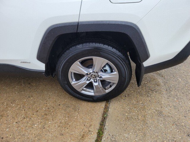 Used 2025 Toyota RAV4 LE image 9