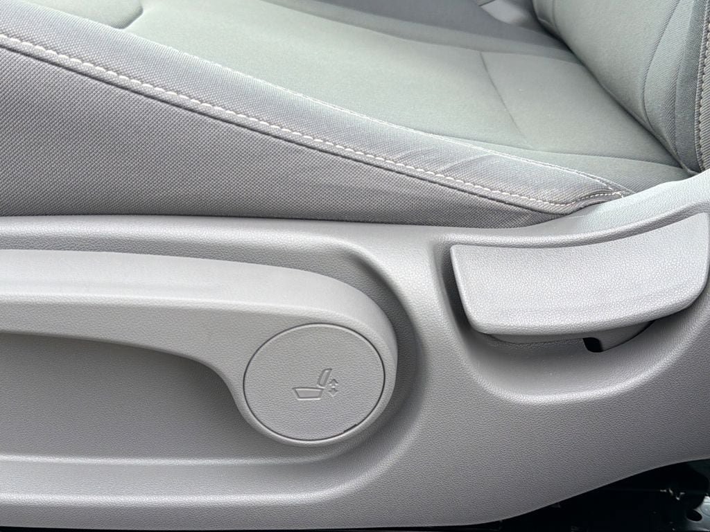 Certified 2024 Hyundai Elantra SEL w/ Convenience Package FWD image 17