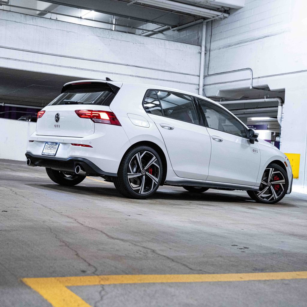 New 2026 Volkswagen GTI SE FWD image 6