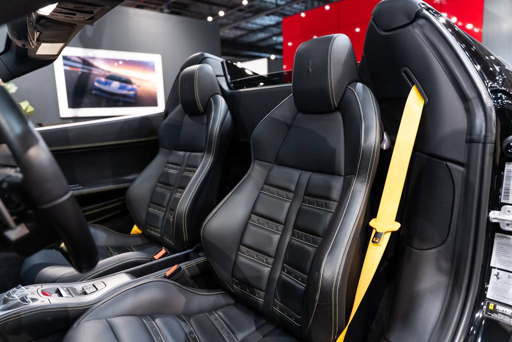 Certified 2014 Ferrari 458 Spider RWD image 4