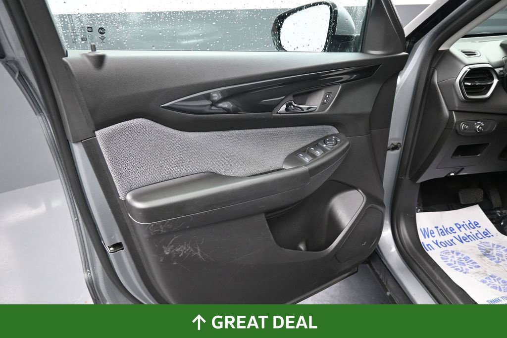 Used 2025 Chevrolet TrailBlazer LT AWD/4WD image 28
