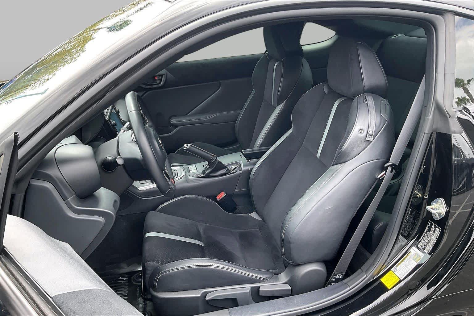 Certified 2025 Toyota GR86 Premium w/ ALL Weather Mat Package (TMS) RWD image 7