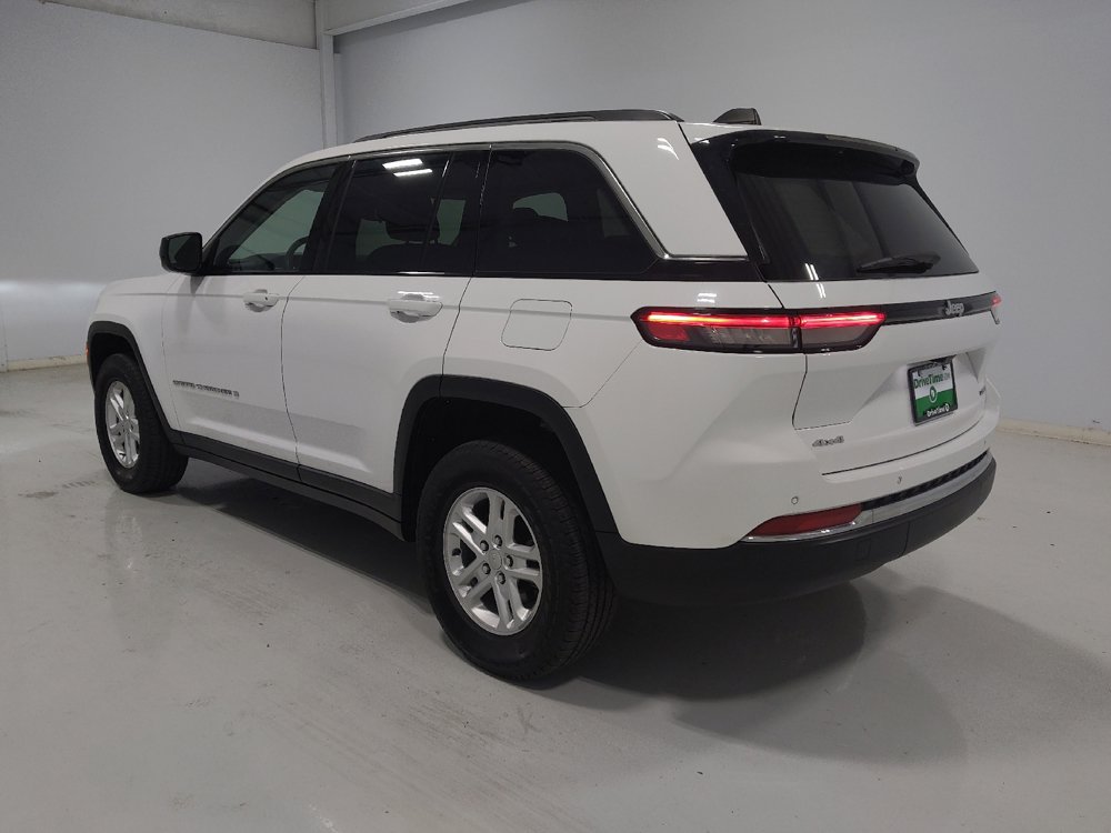 Used 2023 Jeep Grand Cherokee Laredo w/ Luxury Tech Group I AWD/4WD image 5