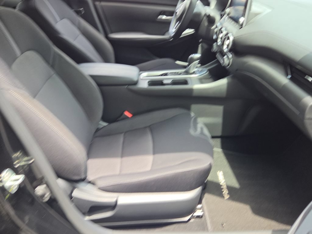 Used 2025 Nissan Sentra SV FWD image 18