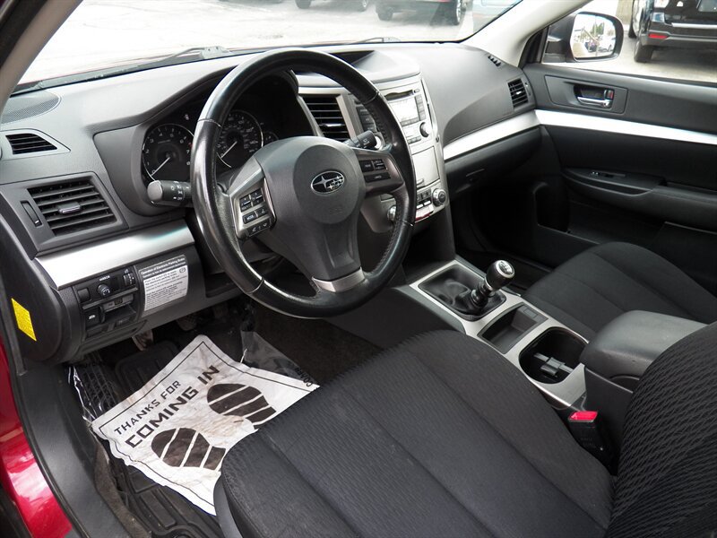 Used 2012 Subaru Outback 2.5i Premium AWD/4WD image 7