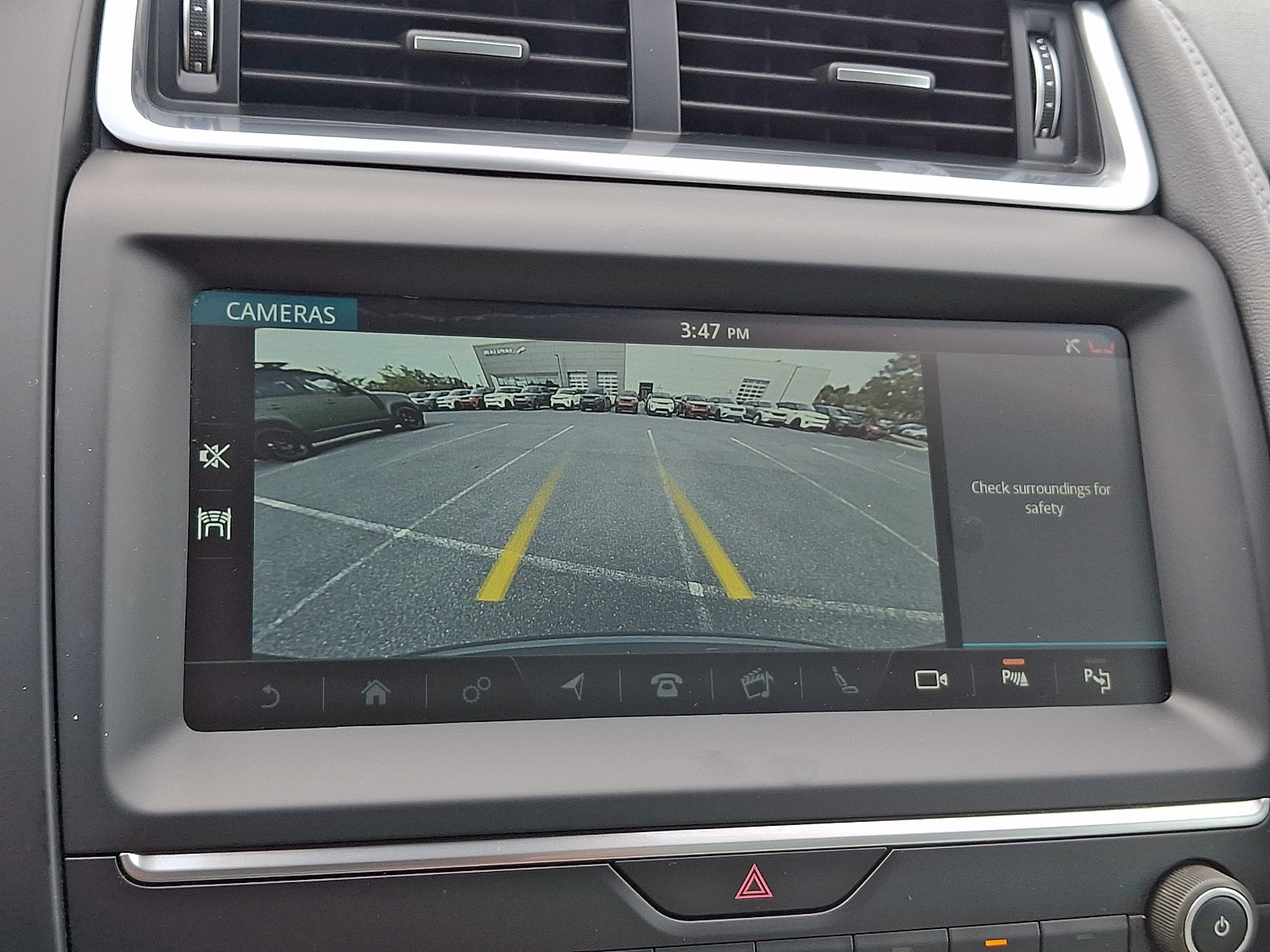 Used 2020 Jaguar E-PACE SE AWD/4WD image 18