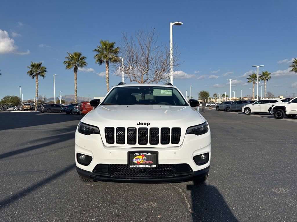 Used 2023 Jeep Cherokee Altitude Lux AWD/4WD image 3