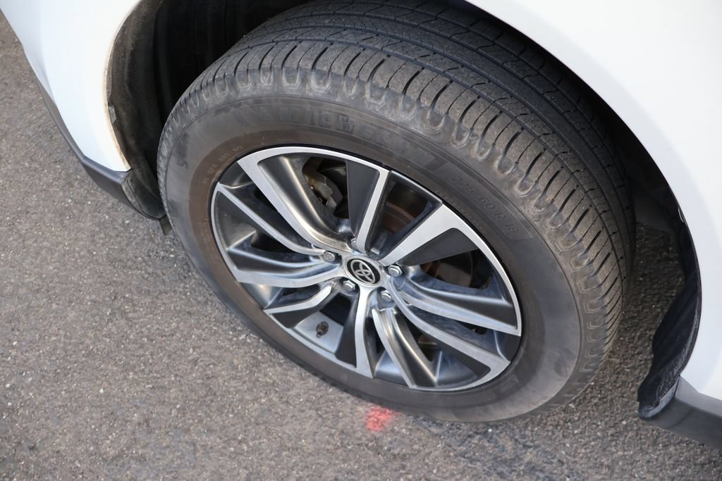 Used 2023 Toyota Venza LE AWD/4WD image 61