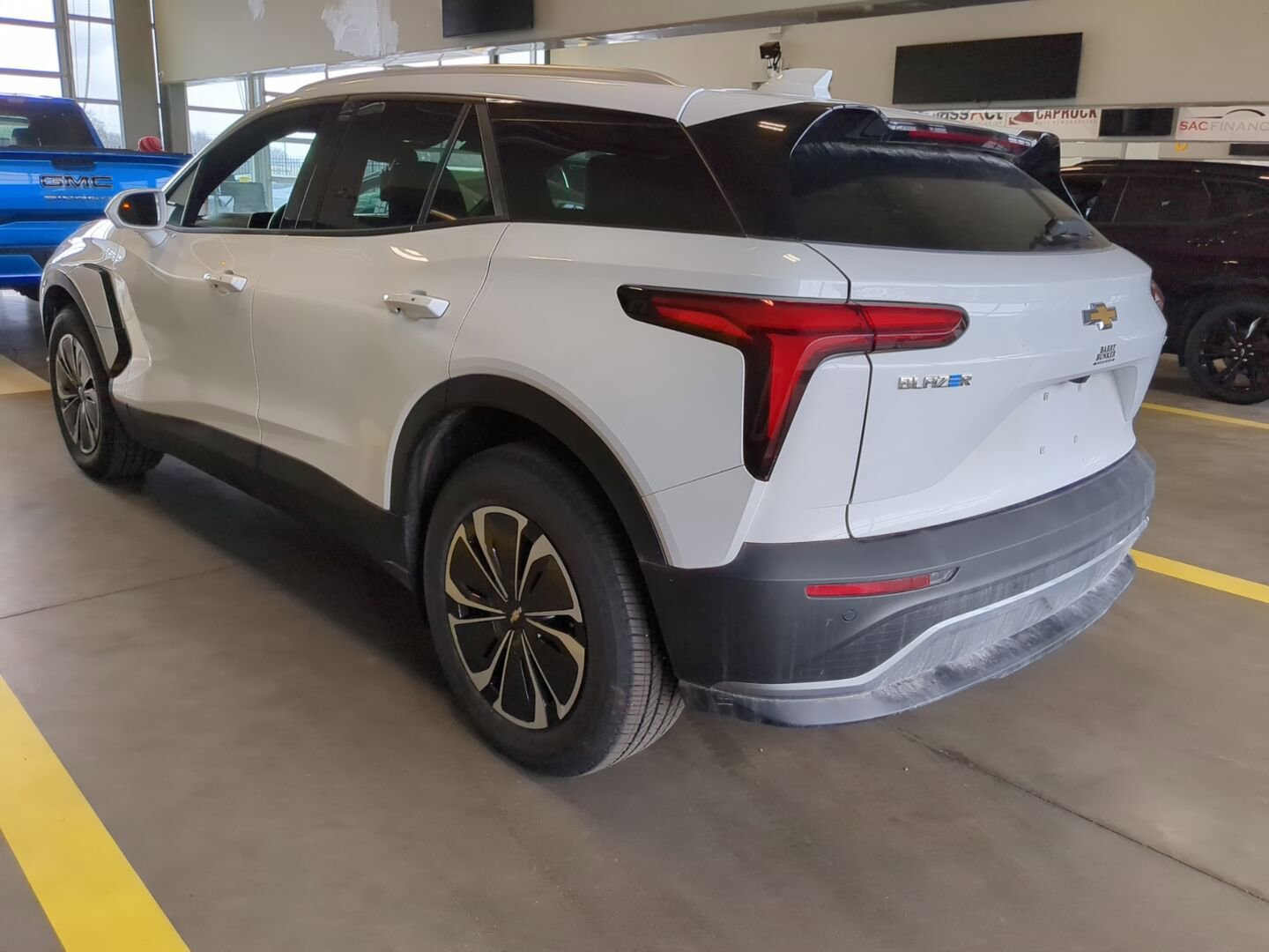 Used 2024 Chevrolet Blazer EV LT image 4