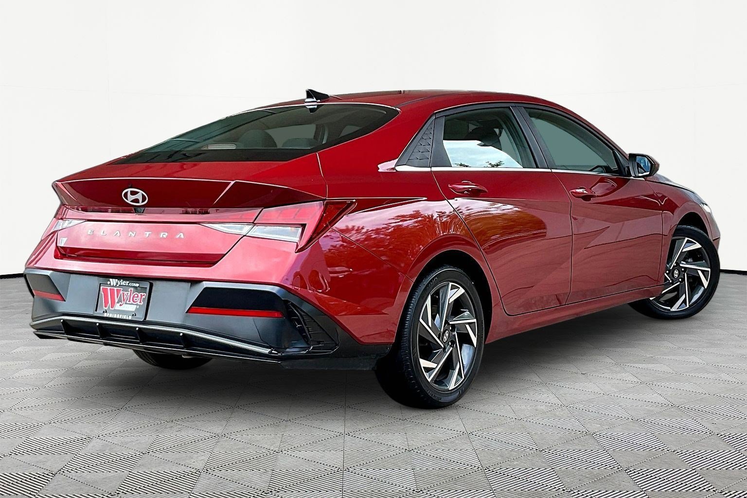 Used 2024 Hyundai Elantra SEL w/ Convenience Package FWD image 6