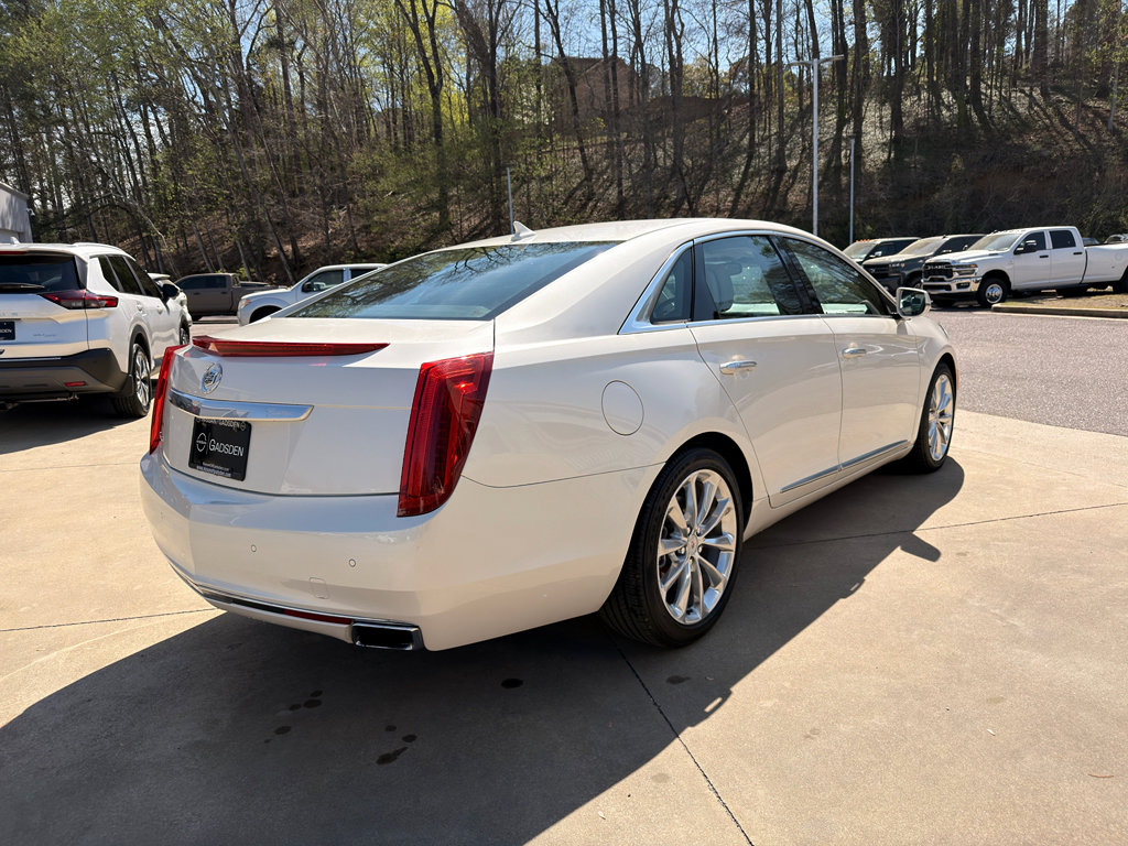 Used 2013 Cadillac XTS Premium image 3