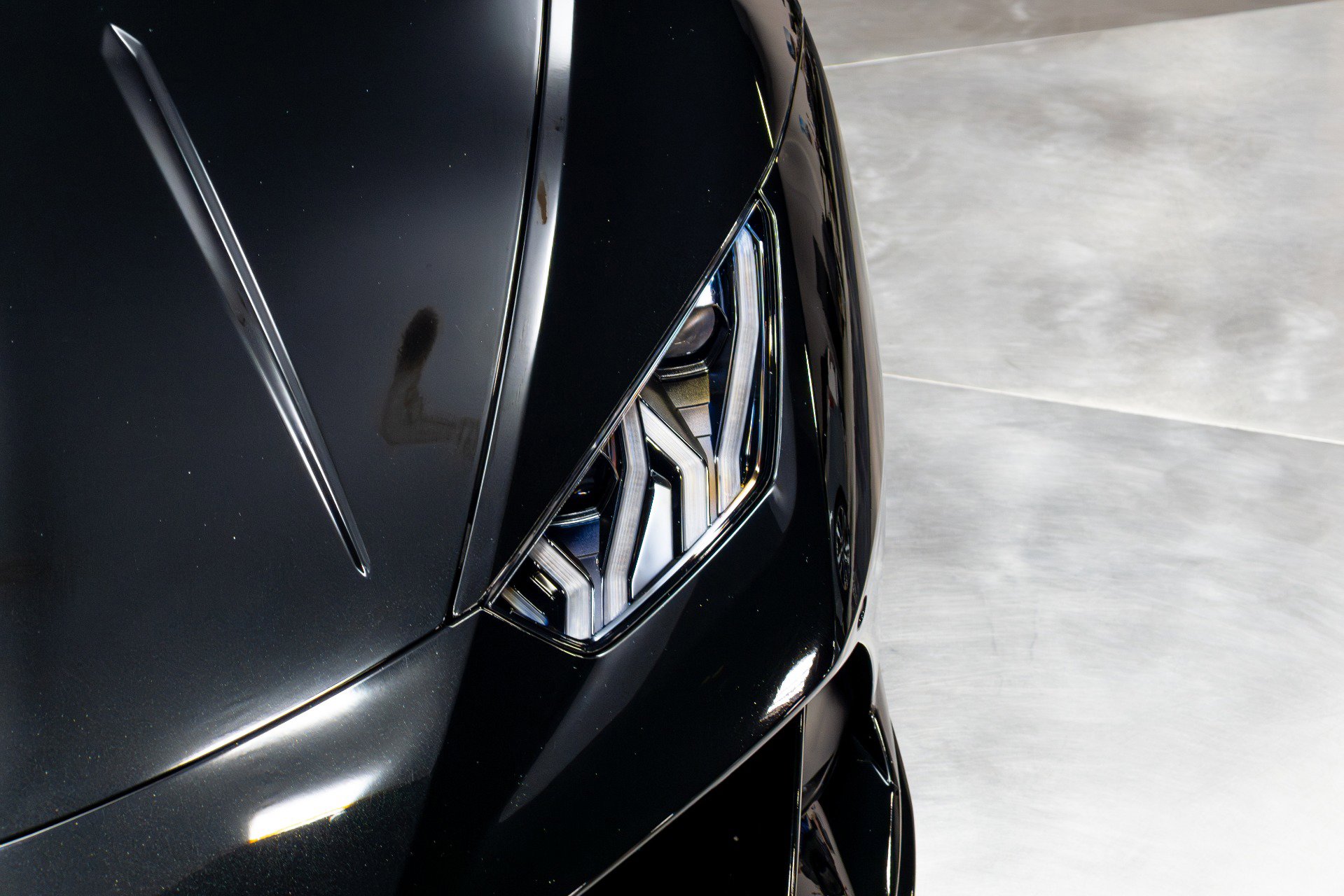 Used 2020 Lamborghini Huracan EVO image 47