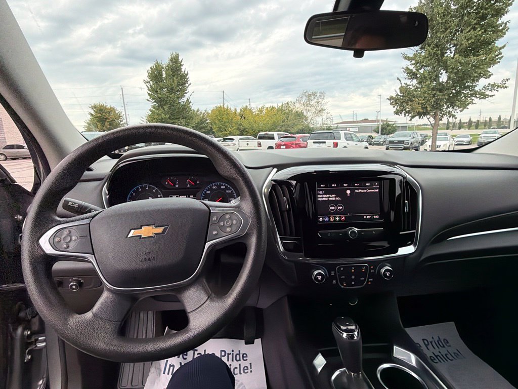 Used 2020 Chevrolet Traverse LS FWD image 23