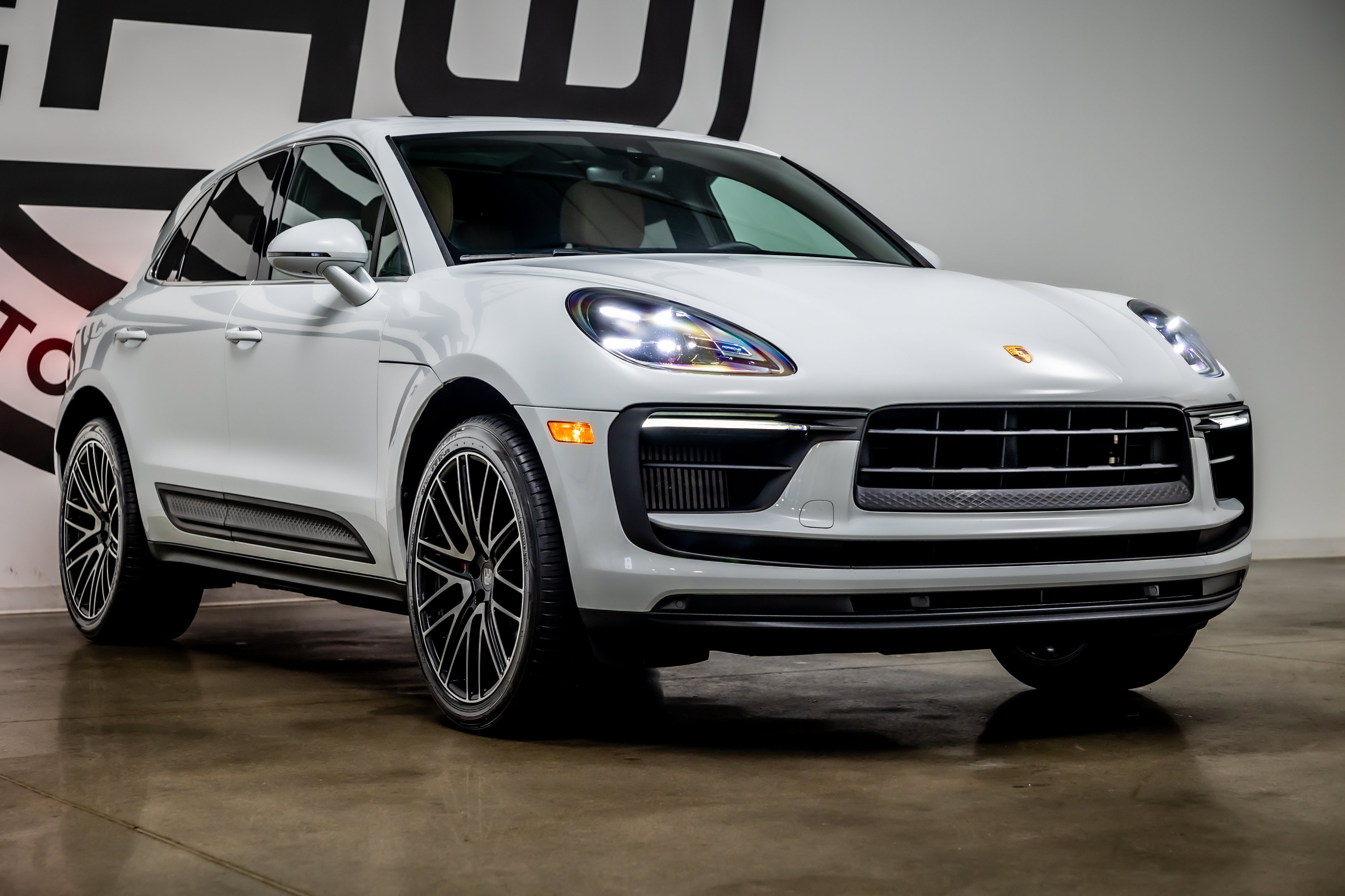 Used 2022 Porsche Macan S AWD/4WD image 27