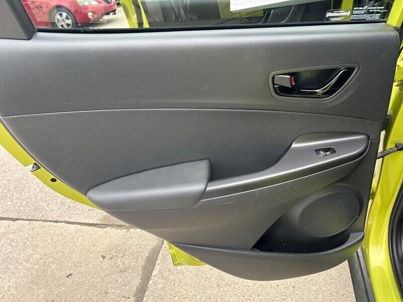 Used 2019 Hyundai Kona Limited image 14