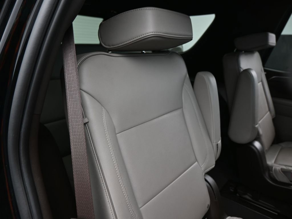Used 2023 GMC Yukon SLT image 39