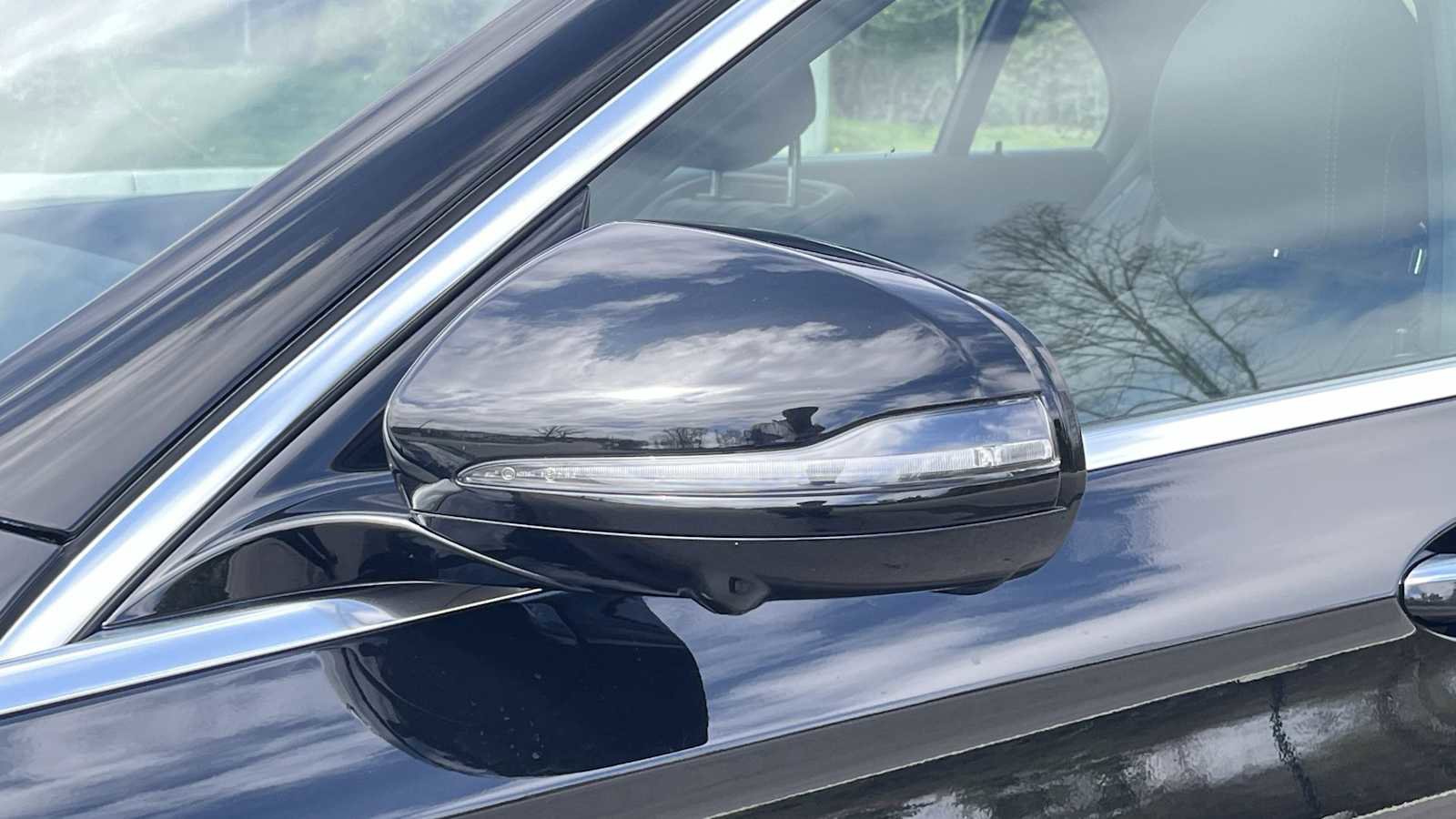 Certified 2019 Mercedes-Benz E 300 4MATIC image 16