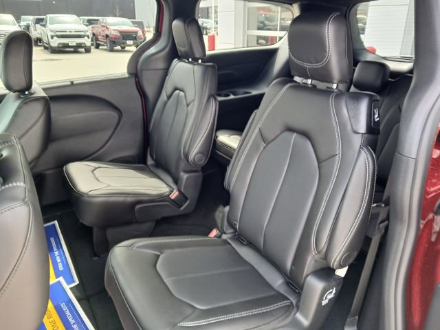 New 2026 Chrysler Pacifica Select AWD/4WD image 14