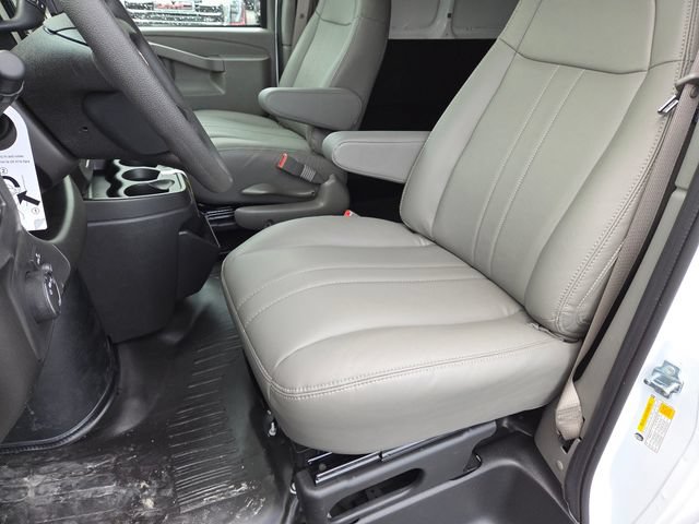 New 2026 Chevrolet Express 2500 w/ Driver Convenience Package RWD image 27
