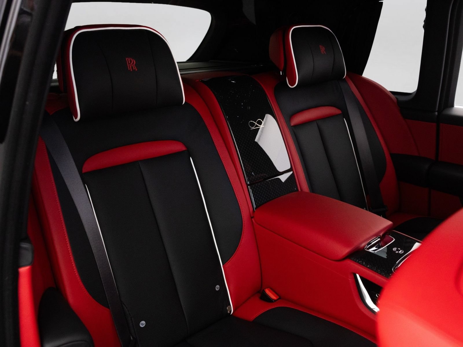 New 2027 Rolls-Royce Cullinan Black Badge AWD/4WD image 4