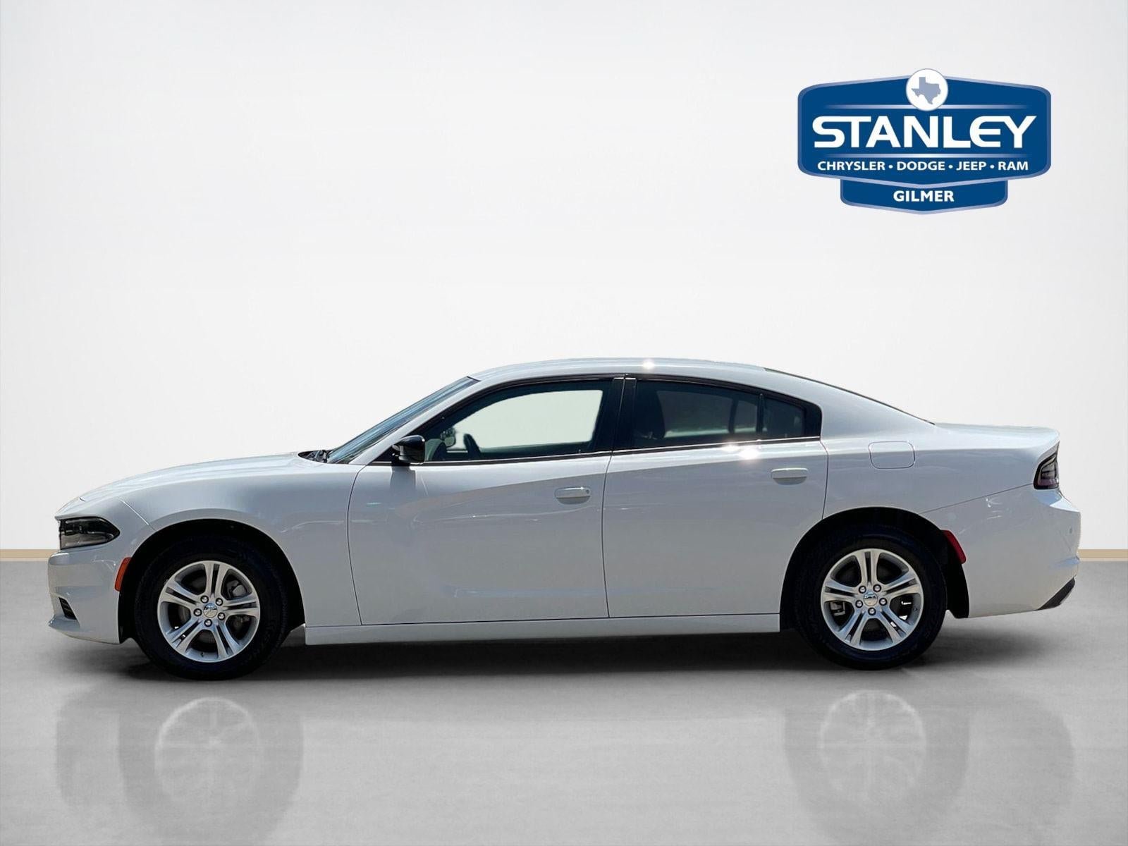 Used 2023 Dodge Charger SXT RWD image 4