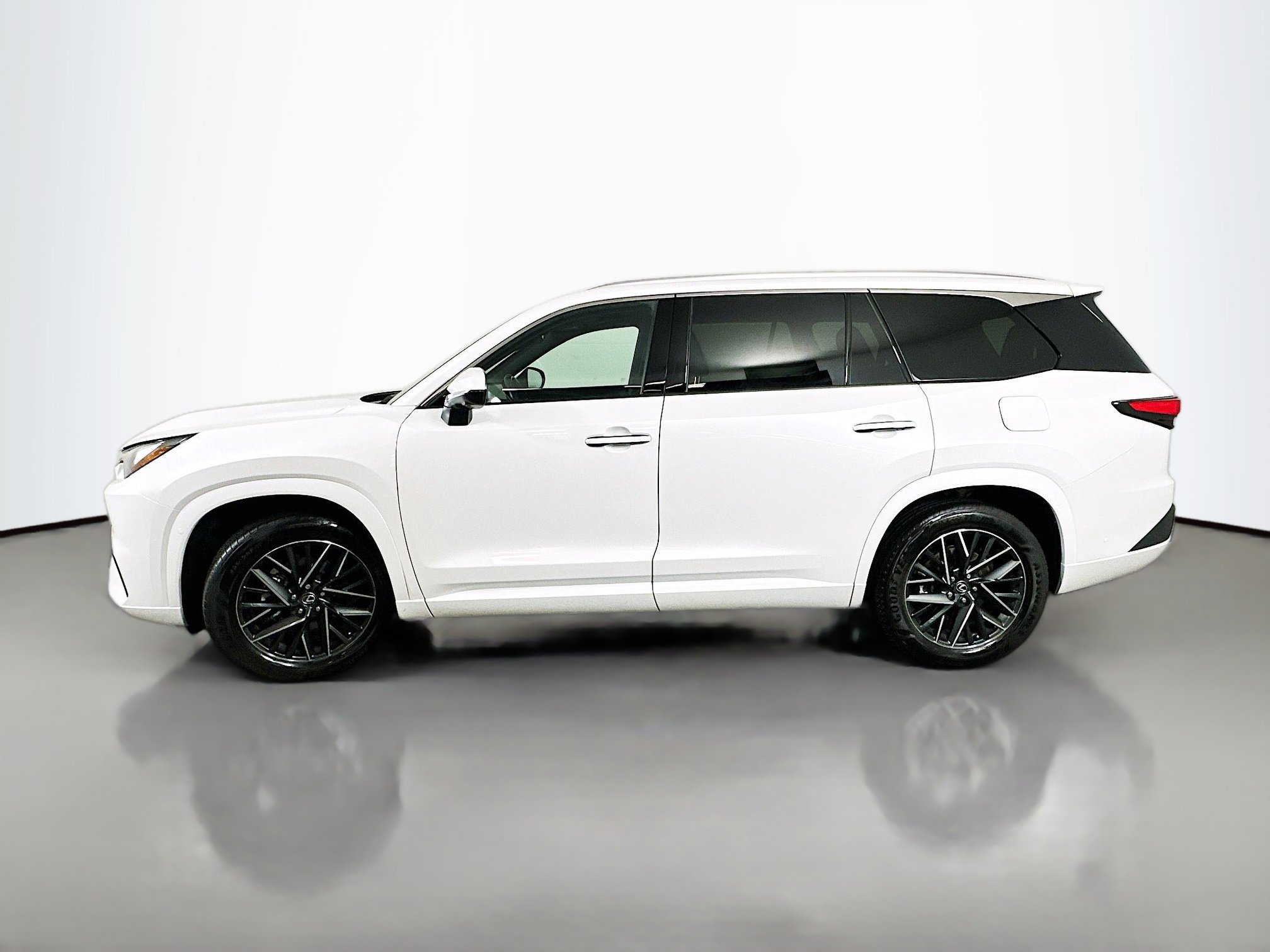 Used 2025 Lexus TX 350 AWD w/ Technology Package image 4