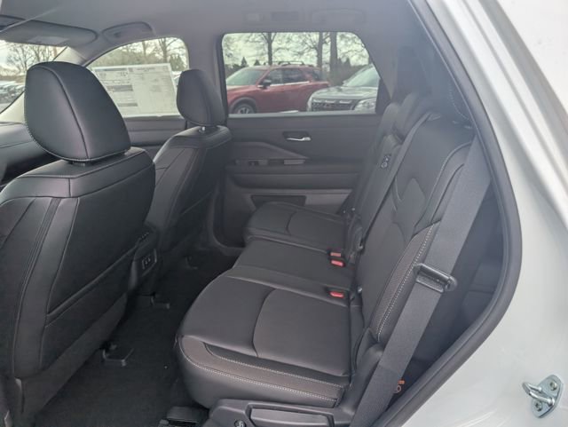 New 2026 Nissan Pathfinder SL image 10