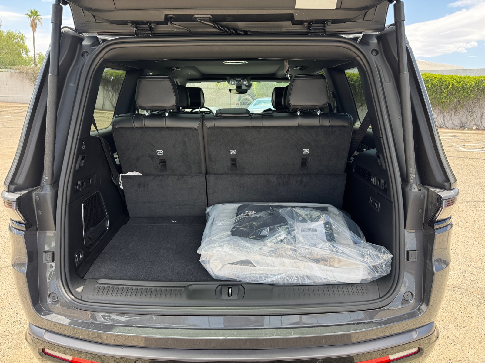 New 2026 Jeep Grand Wagoneer Limited AWD/4WD image 34