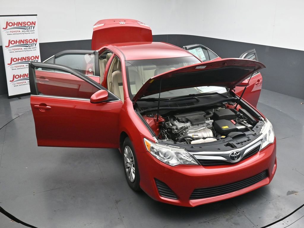 Used 2014 Toyota Camry LE FWD image 25