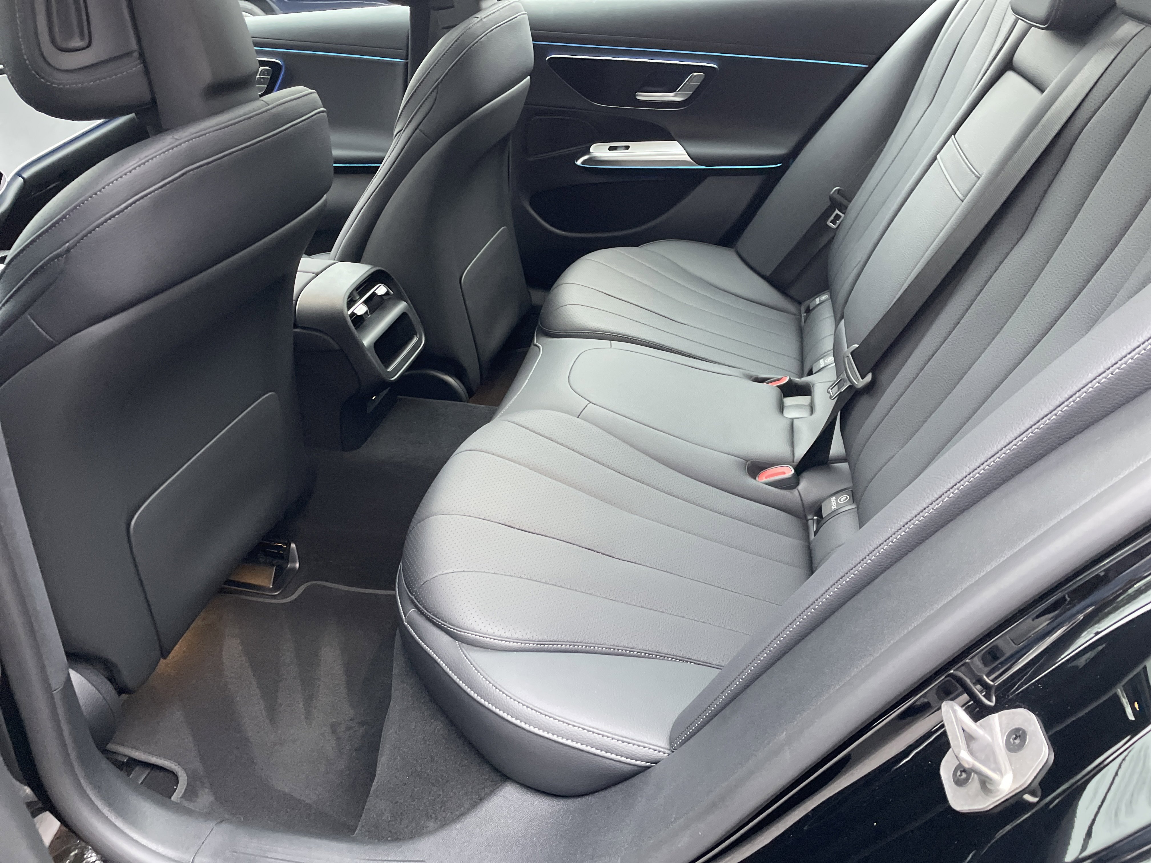 Certified 2025 Mercedes-Benz E 350 Sedan image 40