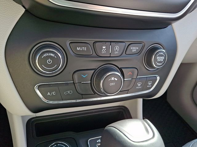 Used 2021 Jeep Cherokee Latitude Lux image 16