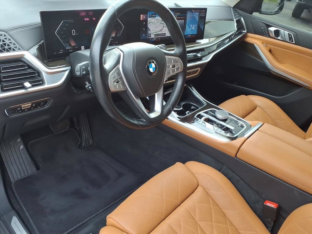 Used 2023 BMW X7 xDrive40i AWD/4WD image 11