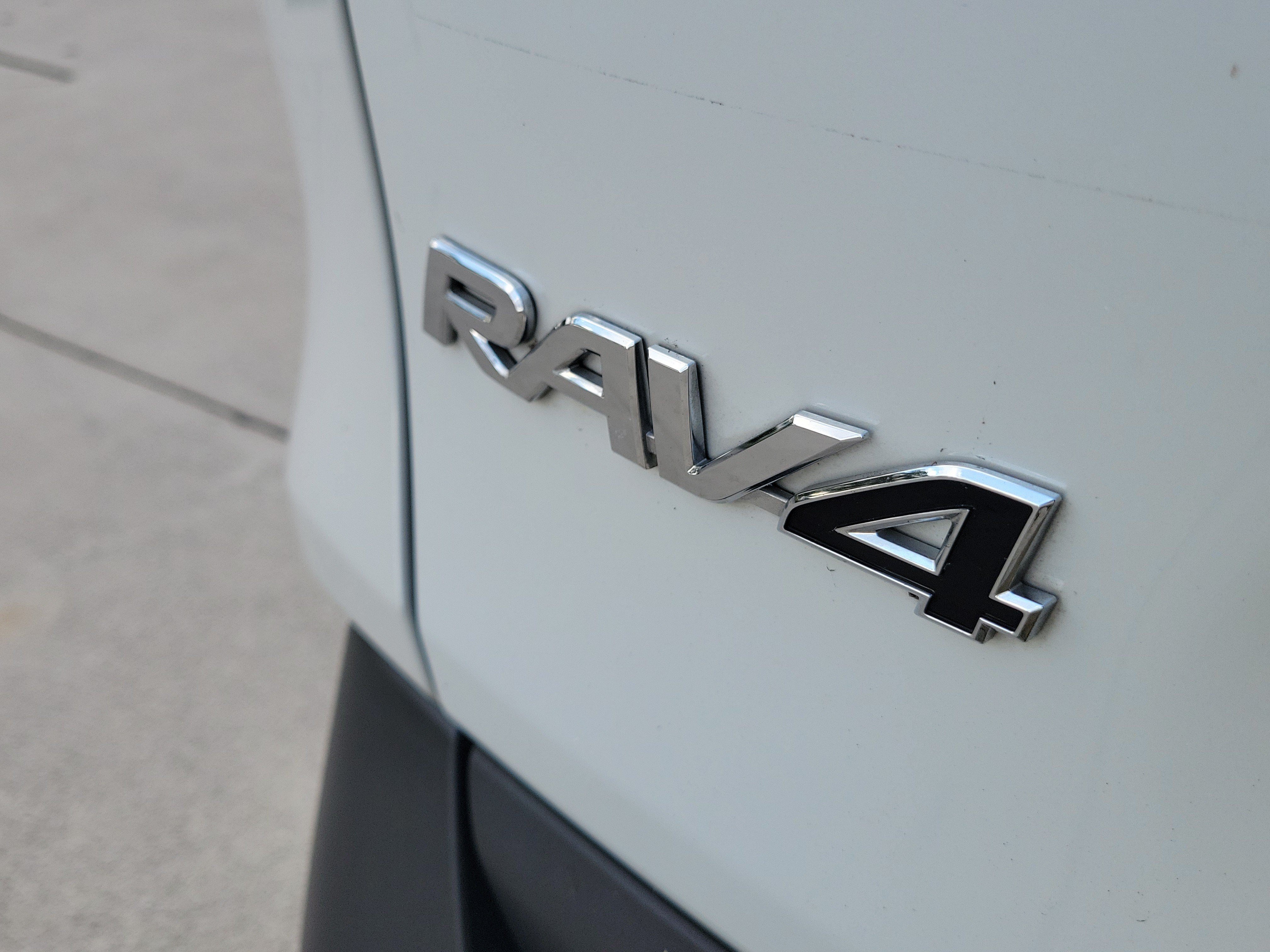 Used 2024 Toyota RAV4 XLE Premium FWD image 10