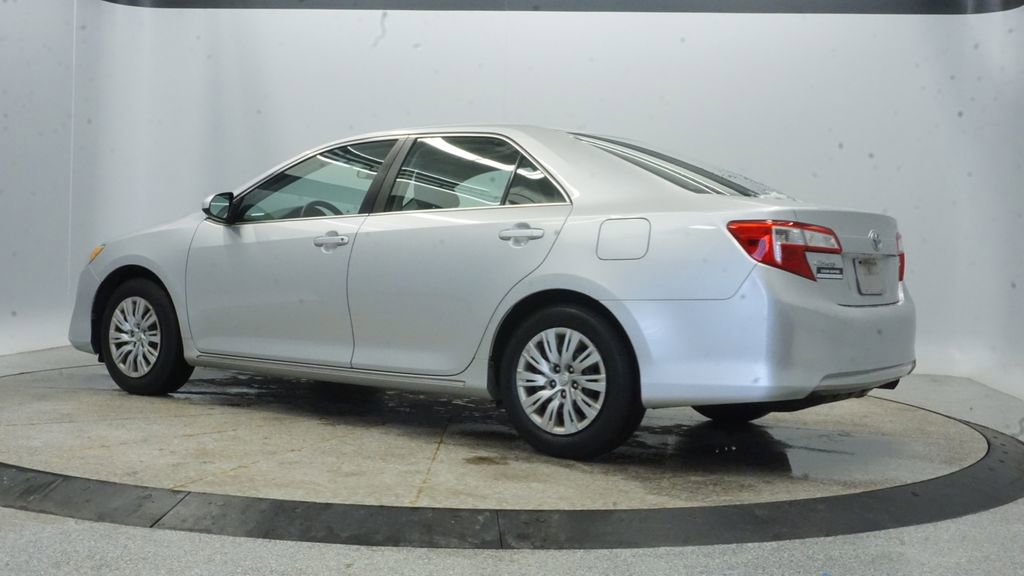 Used 2013 Toyota Camry LE image 4