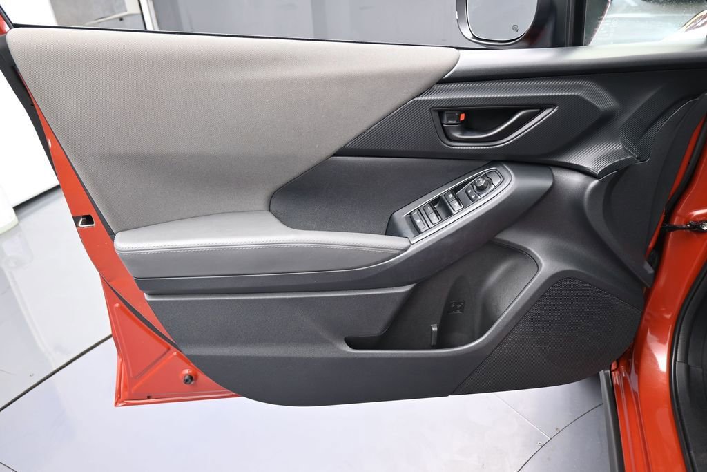 Used 2025 Subaru Crosstrek 2.0i Premium AWD/4WD image 13