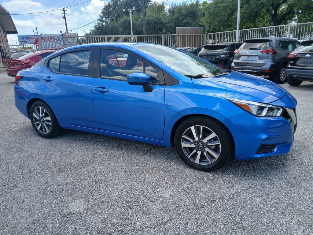 Used 2021 Nissan Versa SV FWD image 1