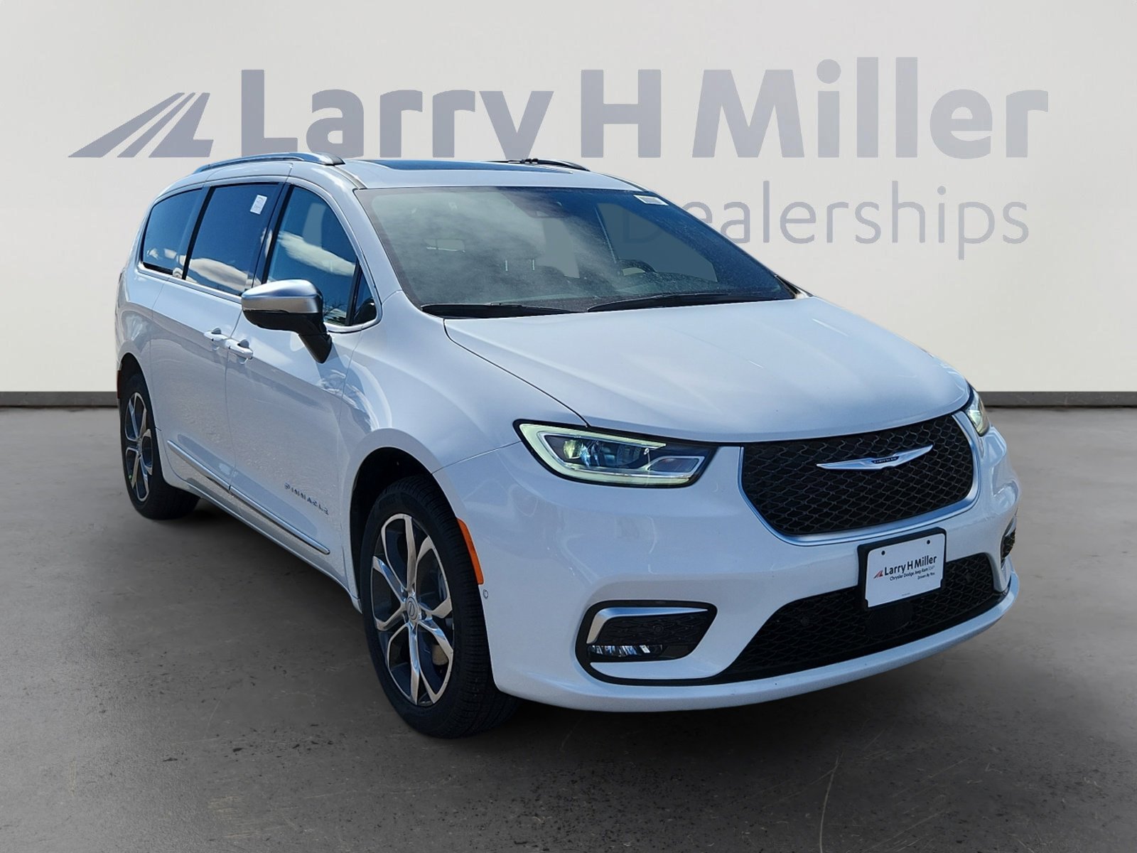 New 2026 Chrysler Pacifica Pinnacle image 8