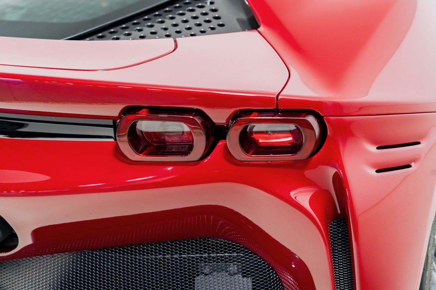 Used 2023 Ferrari SF90 Spider AWD/4WD image 62